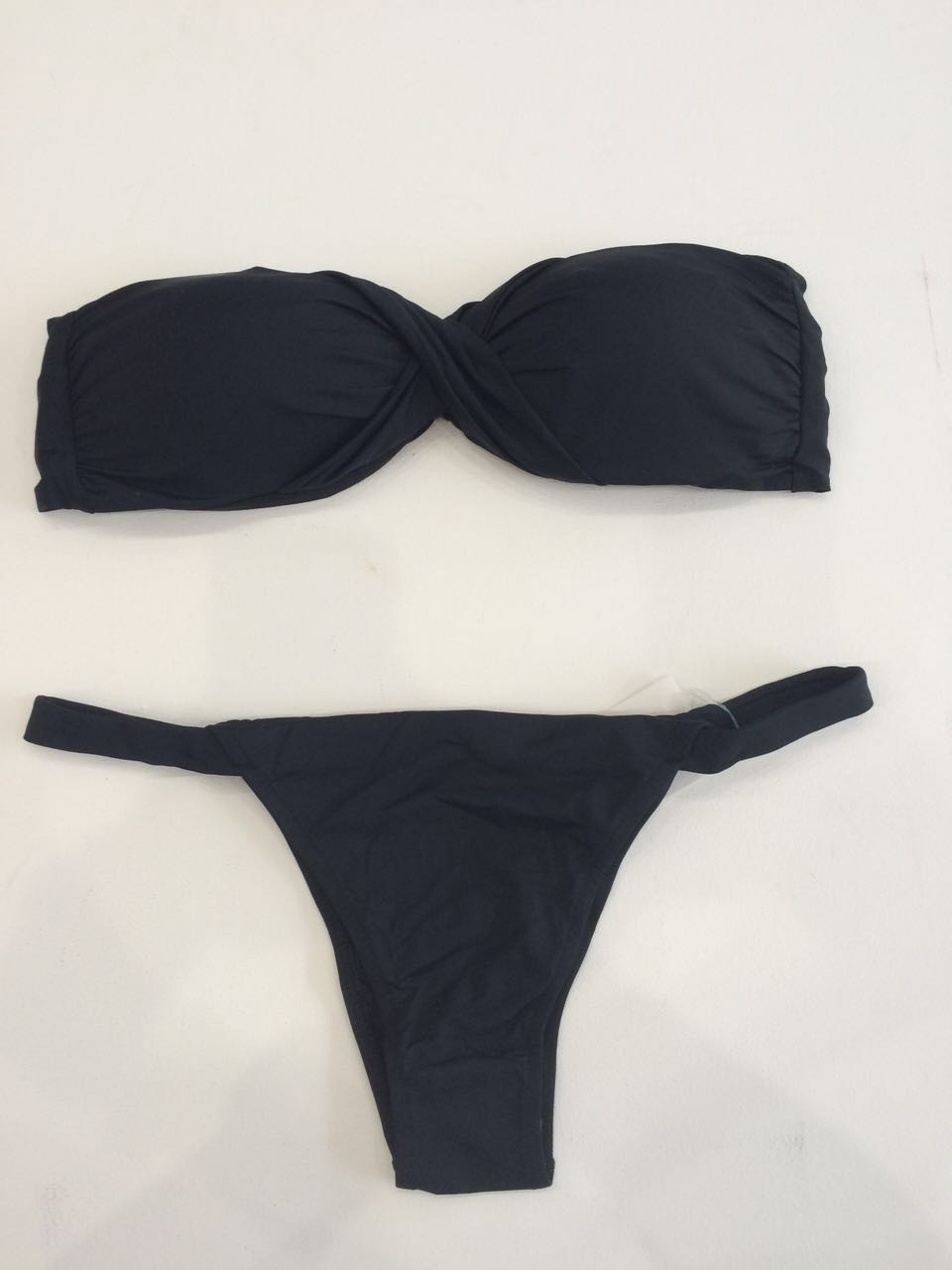 Thin Seamless Bikini Bottom in Black